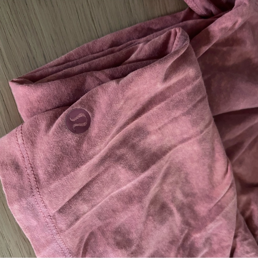 Lululemon t shirt